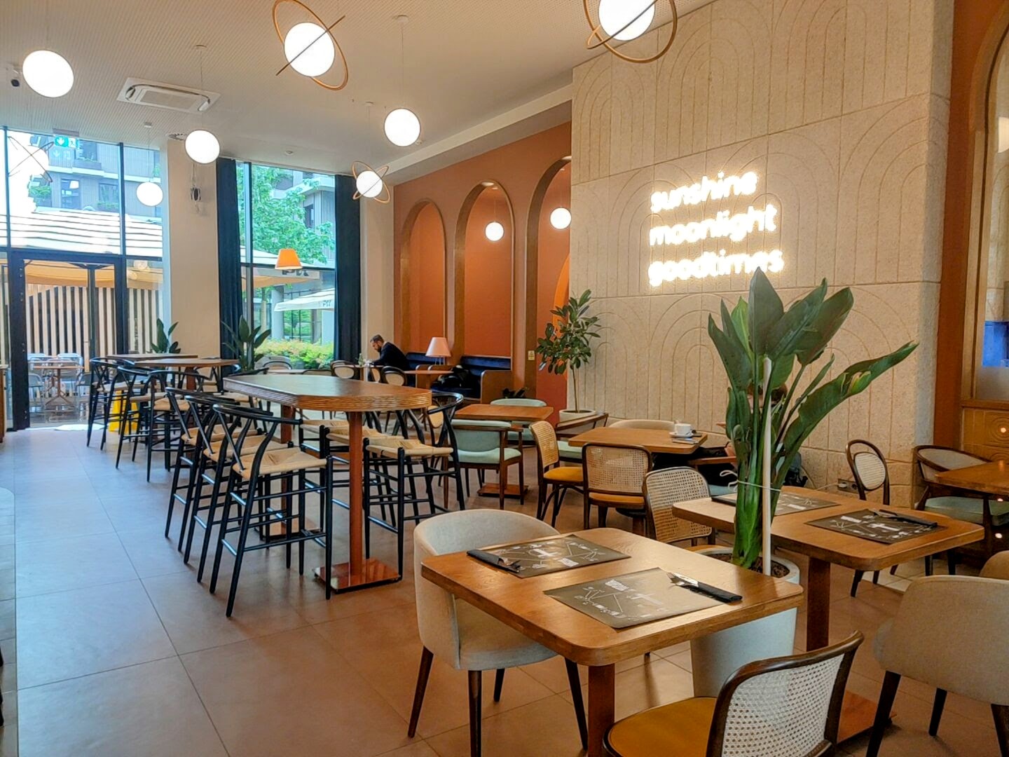 [Zagreb] Popular stylish cafe and bakery in the city “Boogie Lab” - CroTabi